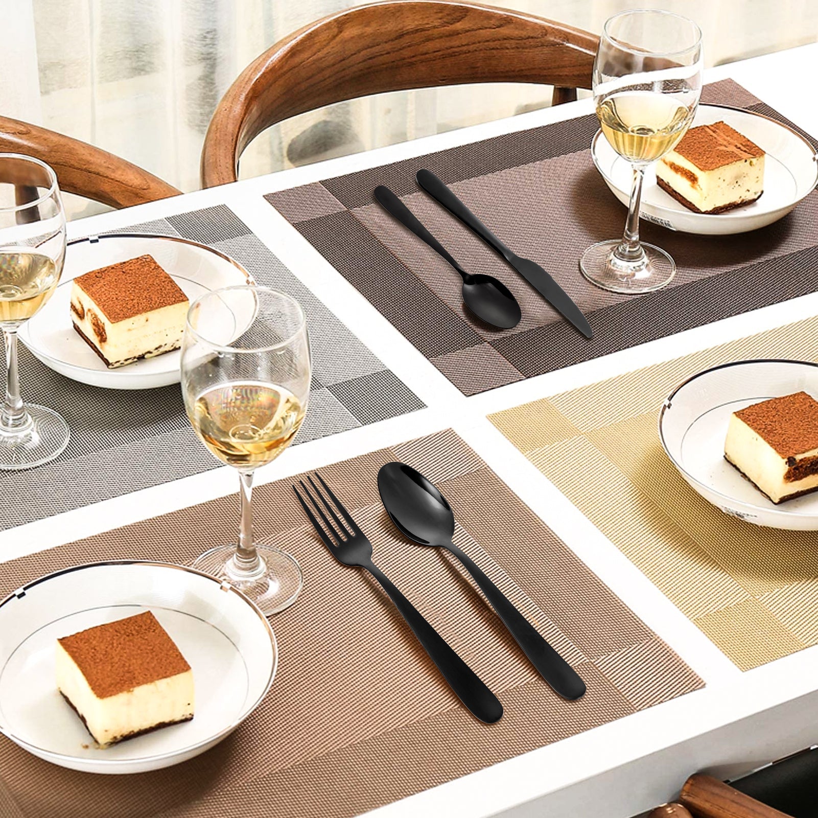 Set di posate Garvee in acciaio inox da 24 pezzi, nero, per 6 persone, design moderno, pasti quotidiani e speciali