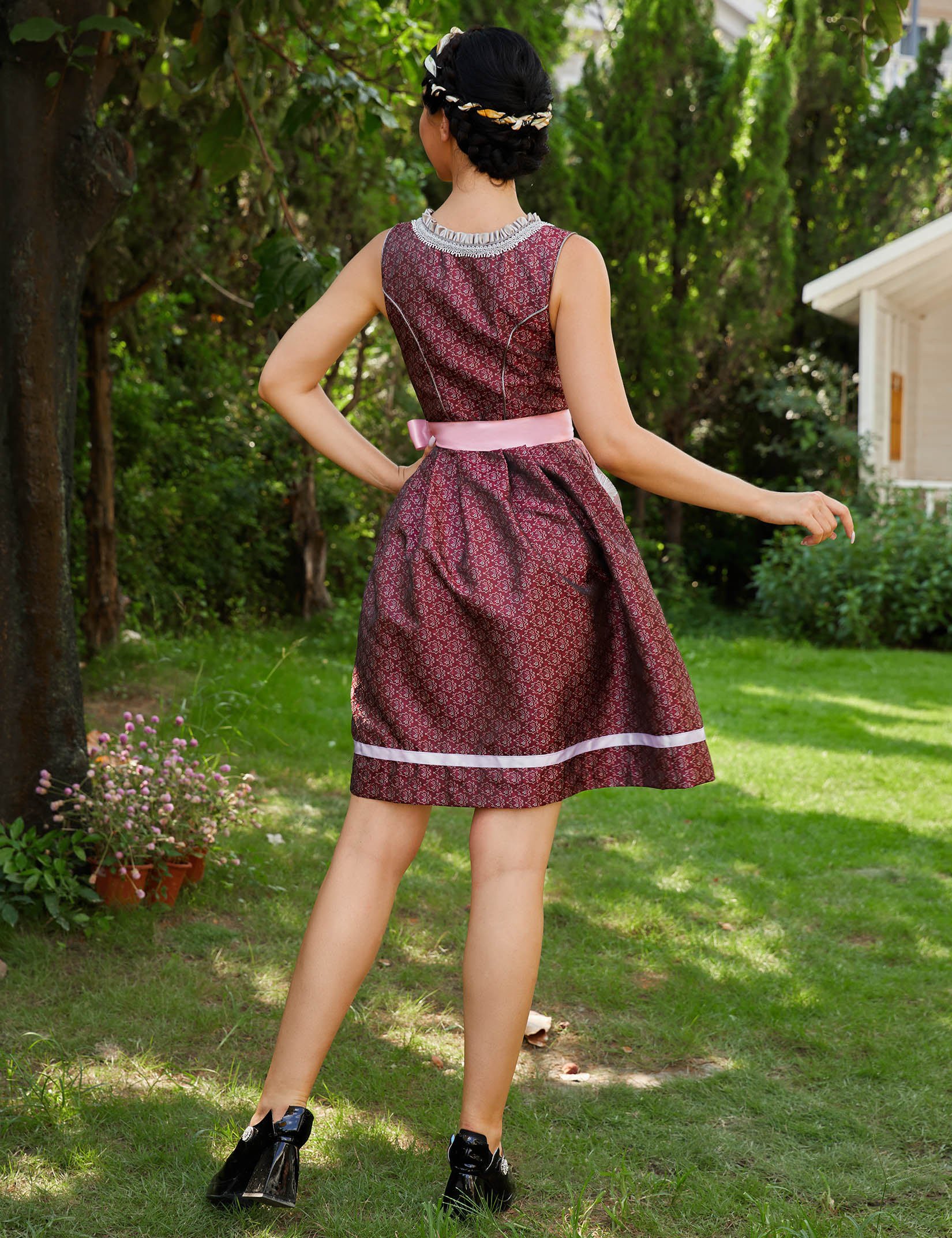 Abito tradizionale Dirndl corto da donna Garvee con grembiule in pizzo - Rosso, set da 2 pezzi, taglia S