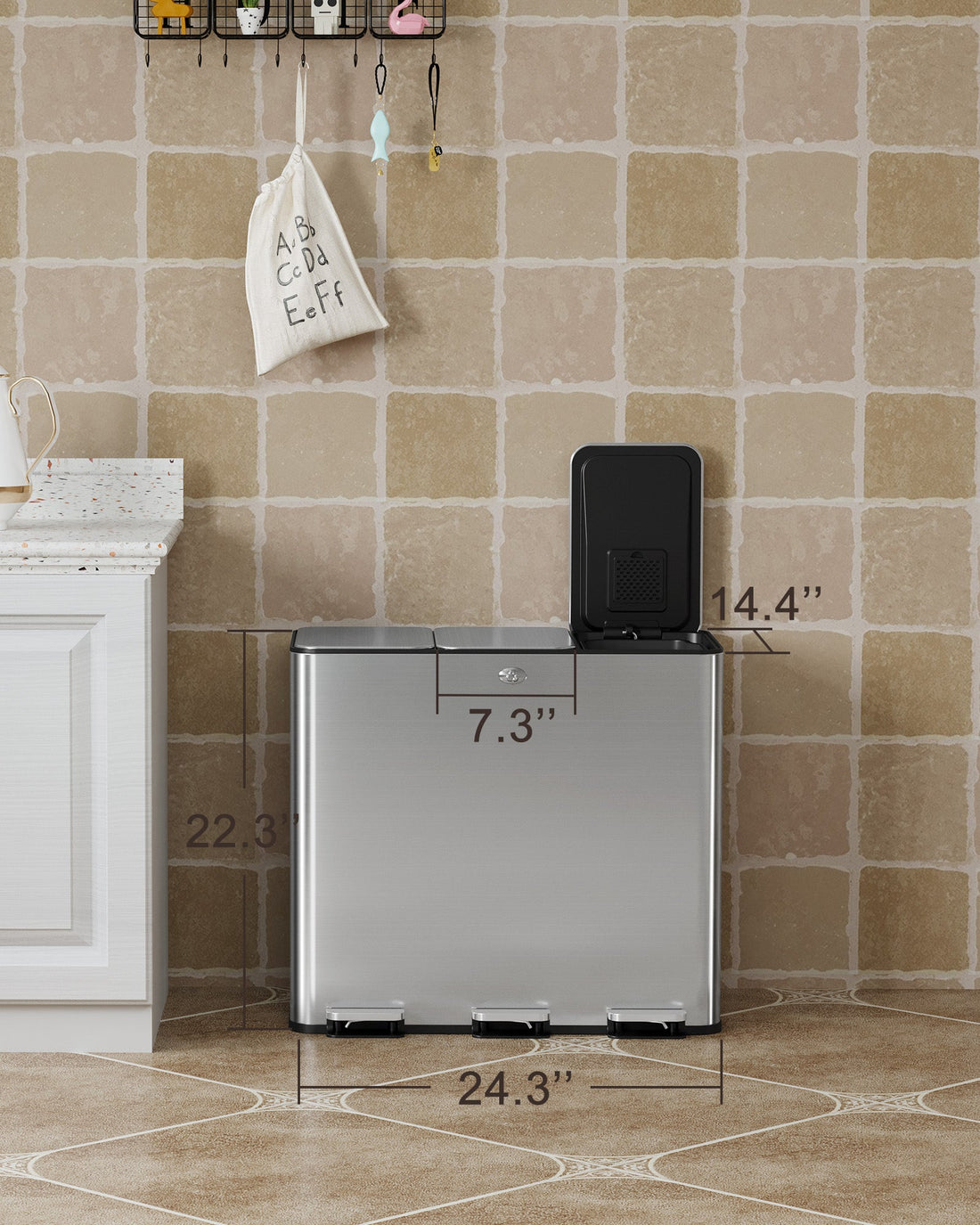 Pattumiera Garvee in acciaio inox da 60 litri a tre scomparti con pedale e sifone antiodore per cucina, ufficio, ristorante, argento