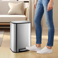 Pattumiera Garvee da 12 litri con coperchio a chiusura ammortizzata e pedale, acciaio inossidabile, compatta per cucina e bagno, argento