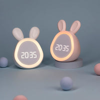 GARVEE Sveglia per bambini Luce notturna a LED Lampada a forma di coniglio con ricarica USB e funzione snooze per camerette e campeggio, materiale ABS, risparmio energetico, bianco