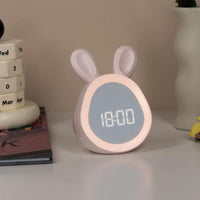GARVEE Sveglia per bambini Luce notturna a LED Lampada a forma di coniglio con ricarica USB e funzione snooze per camerette e campeggio, materiale ABS, risparmio energetico, bianco