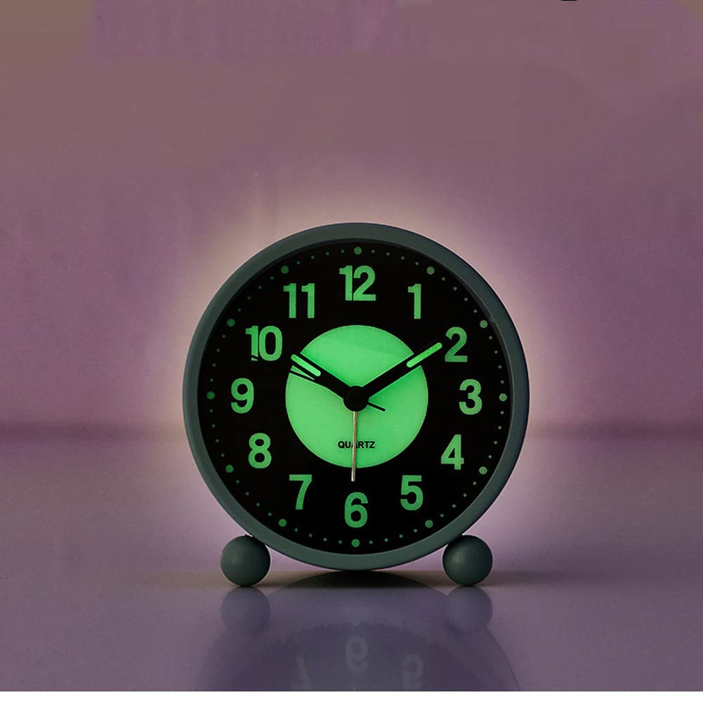 Sveglia analogica Garvee per bambini con cassa in metallo, silenziosa e luminosa, 4 pollici, a batteria, per camera da letto e comodino, portatile e antiurto