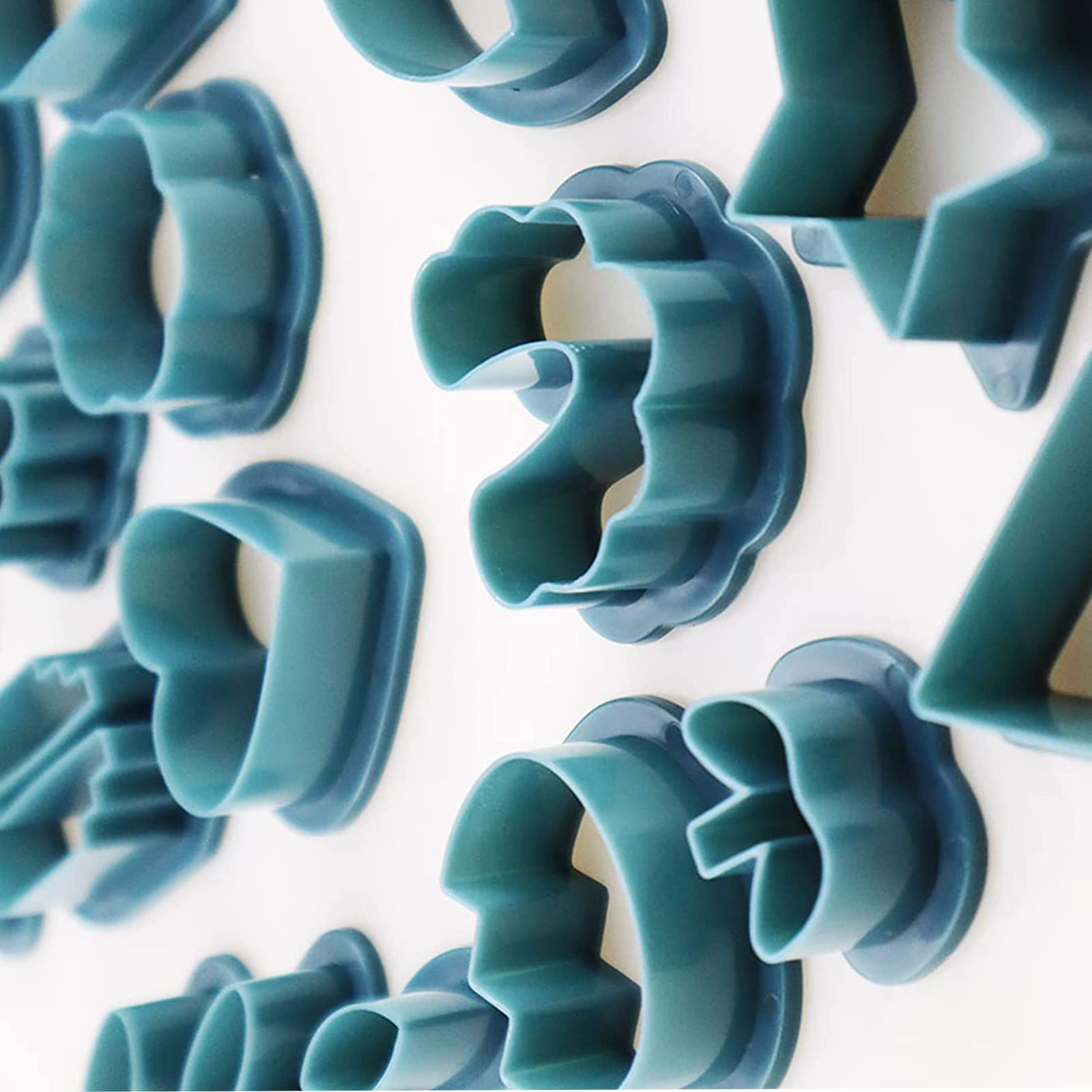 Set di orecchini in pasta polimerica Garvee da 142 pezzi, blu scuro, con fustelle, cartoncini e ganci per la creazione di gioielli, fatti a mano, kit fai da te