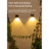 Lampada da parete solare Garvee con cambio colore, IP65 impermeabile, alloggiamento in alluminio, luce RGB e calda per giardino e patio, wireless