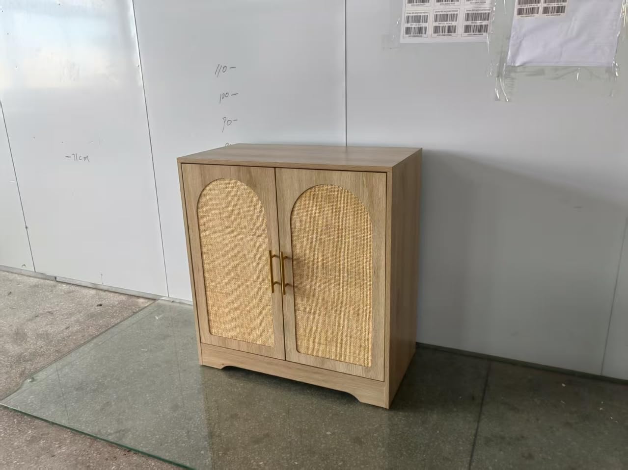 Credenza Garvee con 2 ante in rattan per soggiorno e sala da pranzo, ampio spazio di archiviazione, robusta, versatile, sicura, MDF, colore naturale