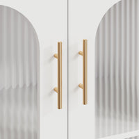Credenza Garvee Buffet con ante in vetro, ripiani regolabili, MDF 3C, vetro, maniglie in metallo, bianco moderno, per soggiorno e sala da pranzo