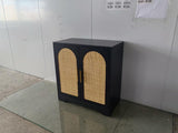 Credenza Garvee con 2 ante in rattan per soggiorno e cucina, robusta, versatile, stabile, MDF, colore naturale, dimensioni 30'' - Nero