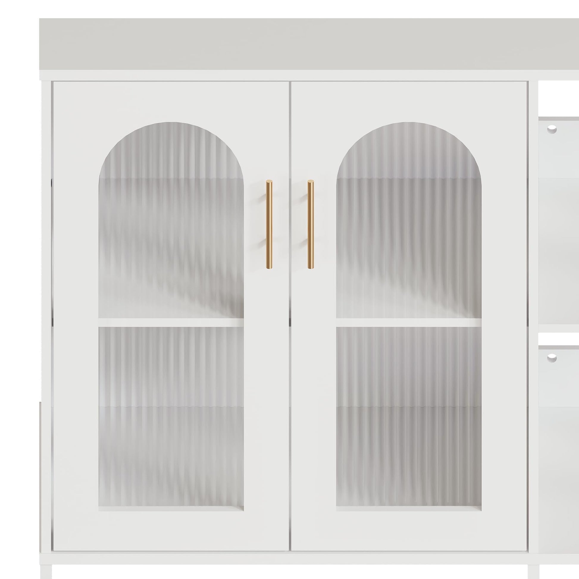 Credenza Garvee Buffet con ante in vetro, ripiani regolabili, MDF 3C, vetro, maniglie in metallo, bianco moderno, per soggiorno e sala da pranzo
