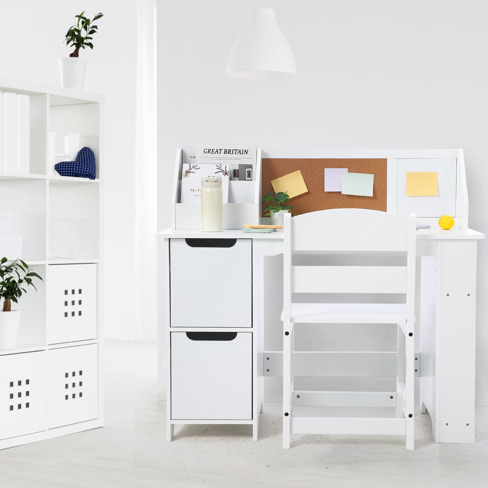 Set da scrivania in legno per bambini Garvee con contenitore, bacheca, sedia ergonomica per casa e scuola, bianco