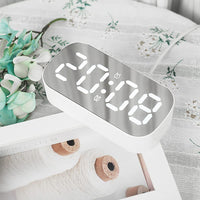 Sveglia digitale a LED Garvee con doppio allarme e specchio: elegante sveglia per camera da letto con design multifunzionale