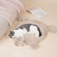 Tappetino per dormire Garvee per animali domestici, antiscivolo, in peluche, a forma di pecora, color latte, per auto e casa, versatile