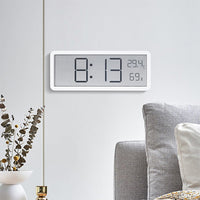Garvee Orologio Digitale LED Silenzioso con Data, Temperatura e Umidità - Ricaricabile, Design Moderno in Plastica, USB/AAA, 12/24H - Per Camera da Letto e Ufficio