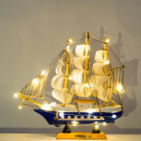 GARVEE Modello di barca a vela in legno con corda leggera, decorazione nautica per Natale, soggiorno, ufficio, decorazione da scrivania