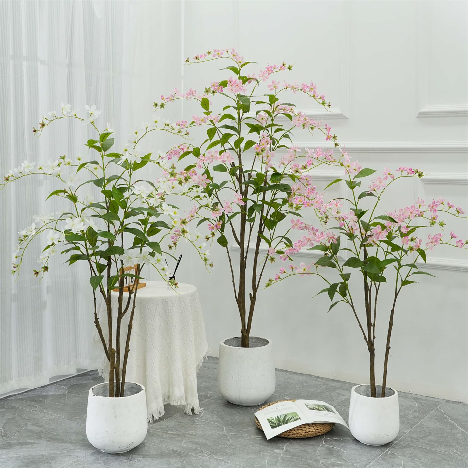 Albero artificiale fiorito Garvee da 5 piedi con fiori rosa, in plastica e cemento, stabile per decorazioni interne ed esterne