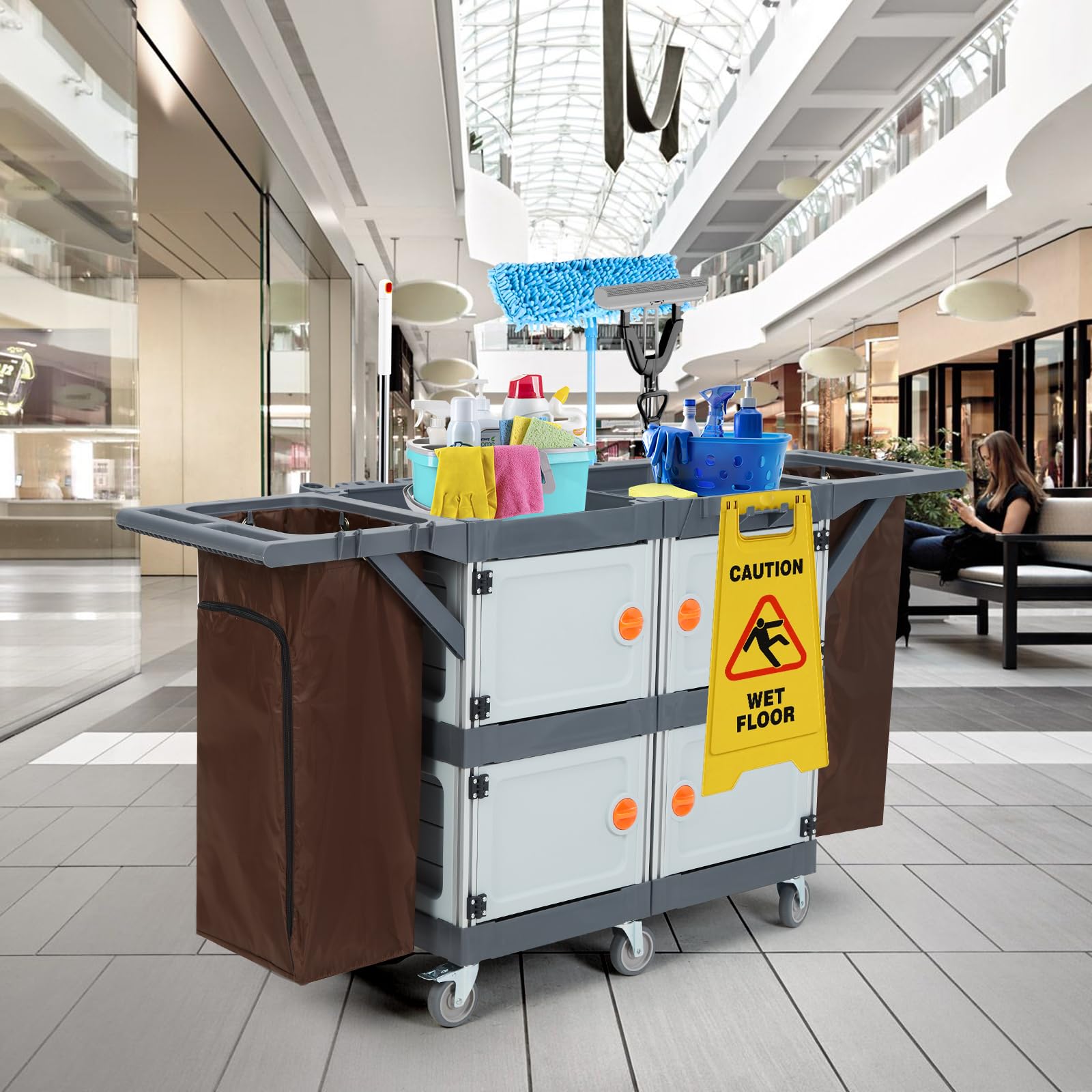 Carrello per la pulizia Garvee con 4 armadietti, 3 ripiani e grande sacco in vinile per hotel, ufficio e ospedale, 136 kg, grigio