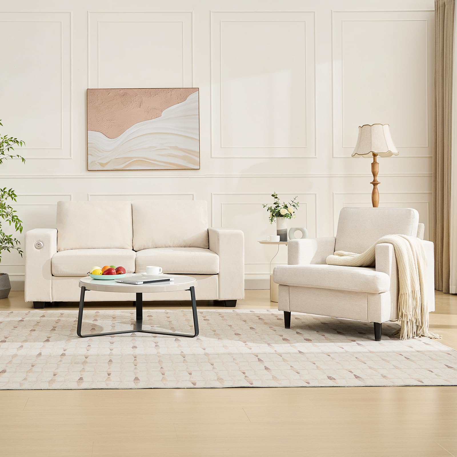 Poltrona Garvee Mid-Century in tessuto di lino traspirante, morbida imbottitura, gambe in legno massello. Per soggiorno e ufficio, design moderno, versatile, beige.