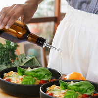Dispenser per olio d'oliva Garvee da 17 once in vetro ambrato con versatore e imbuto in acciaio inossidabile per cucina e cottura, ermetico, antigoccia, salvaspazio