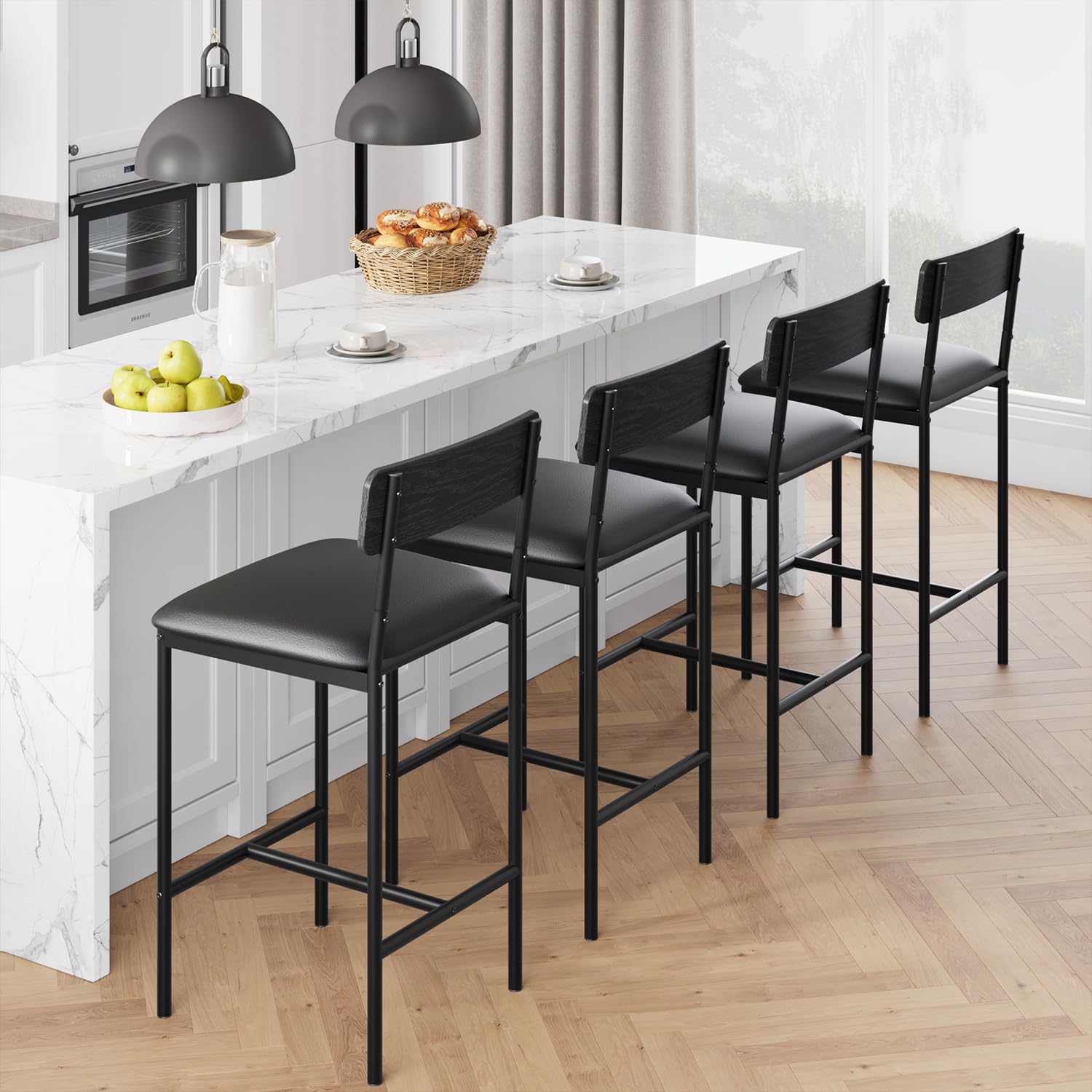 Set 4 sgabelli da bar Garvee con rivestimento in PU, poggiapiedi, ergonomici per cucina e appartamento, 37.4" H, nero rustico