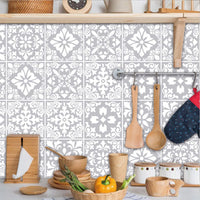 GARVEE 24 adesivi per piastrelle autoadesivi per la decorazione delle pareti, impermeabili, resistenti all'olio, in vinile, per bagno e cucina