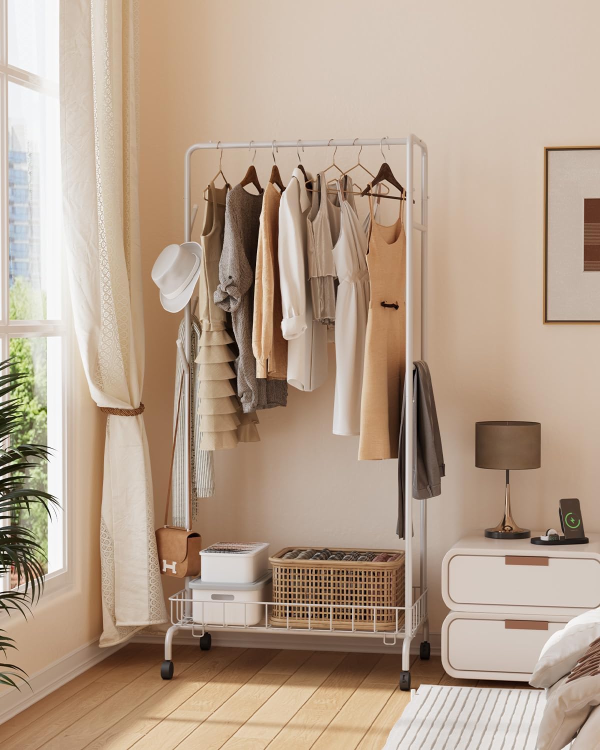 Appendiabiti in metallo Garvee con freni e ripiano, robusto e mobile, acciaio, bianco, per casa e ufficio, salvaspazio