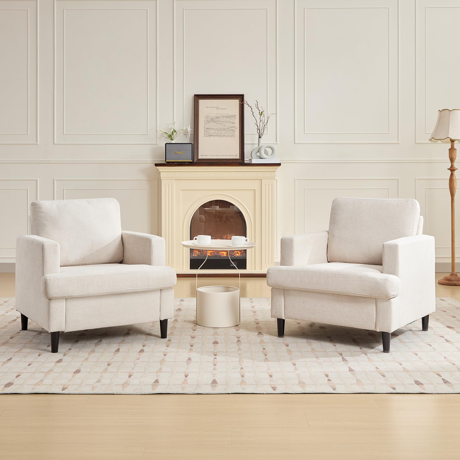 Poltrona Garvee Mid-Century in tessuto di lino traspirante, morbida imbottitura, gambe in legno massello. Per soggiorno e ufficio, design moderno, versatile, beige.