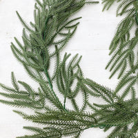 GARVEE Decorazione natalizia in pino da 200 cm, in PVC verde realistico, resistente, per la casa, per matrimoni e Natale