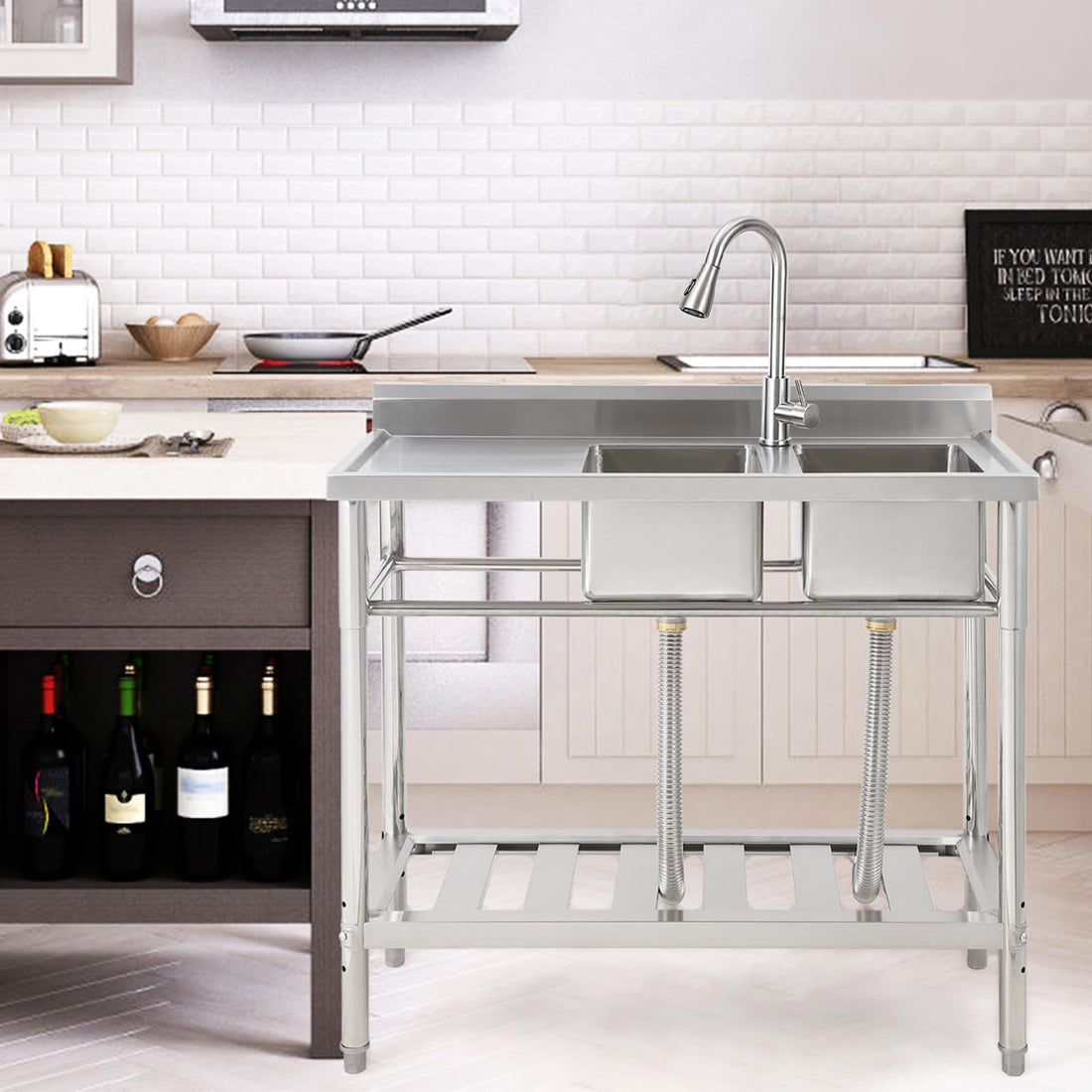 Lavello commerciale indipendente Garvee con 2 vasche e scolapiatti, acciaio inossidabile, rubinetto girevole a 360° per ristoranti e garage, 39L x 18W pollici, argento