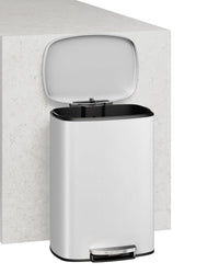 Pattumiera da cucina in metallo Garvee da 13 galloni/50 litri con coperchio, chiusura ammortizzata, pedale per cucine e uffici, bianca, maniglia ergonomica, compatta