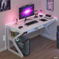 Scrivania per computer piccola Garvee da 31" con gancio per cuffie per camera da letto e ufficio, robusta e durevole, salvaspazio, struttura in acciaio e pannello denso di alta qualità, nera