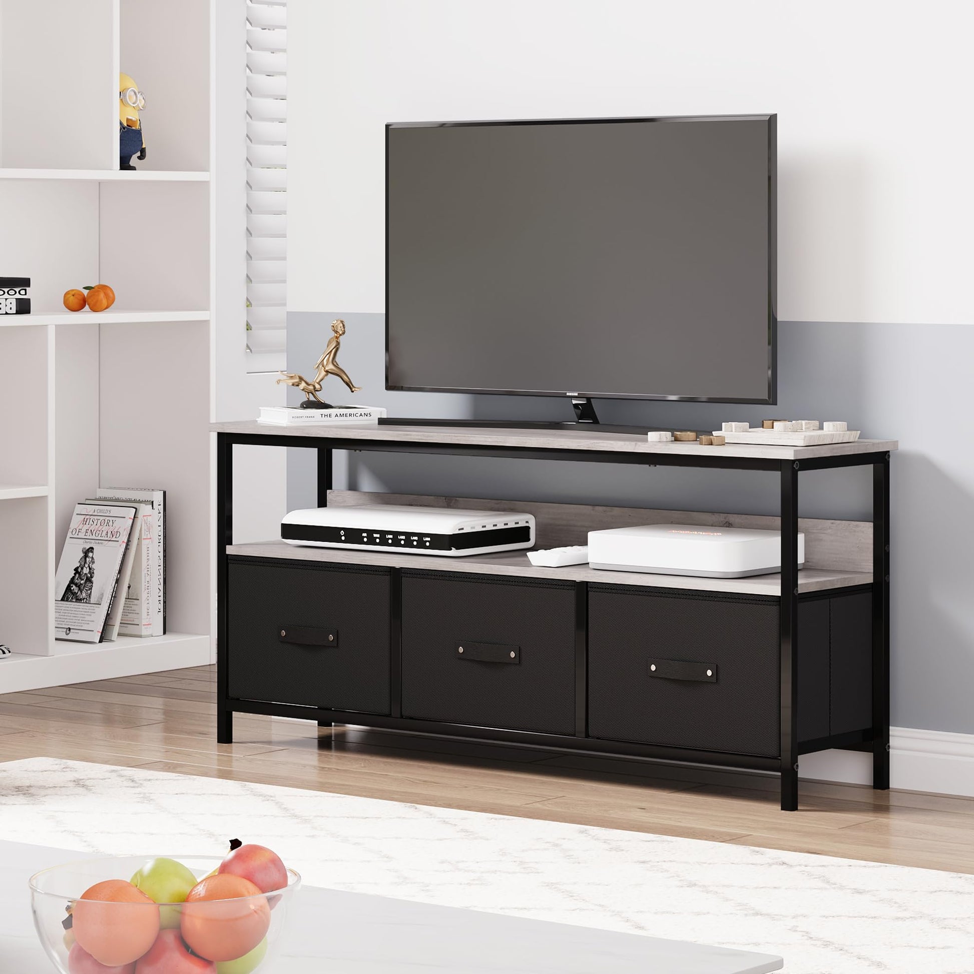 Mobile porta TV Garvee da 55 pollici con cassetti in tessuto e piedini regolabili per soggiorno e camera da letto, grigio, robusto legno MDF