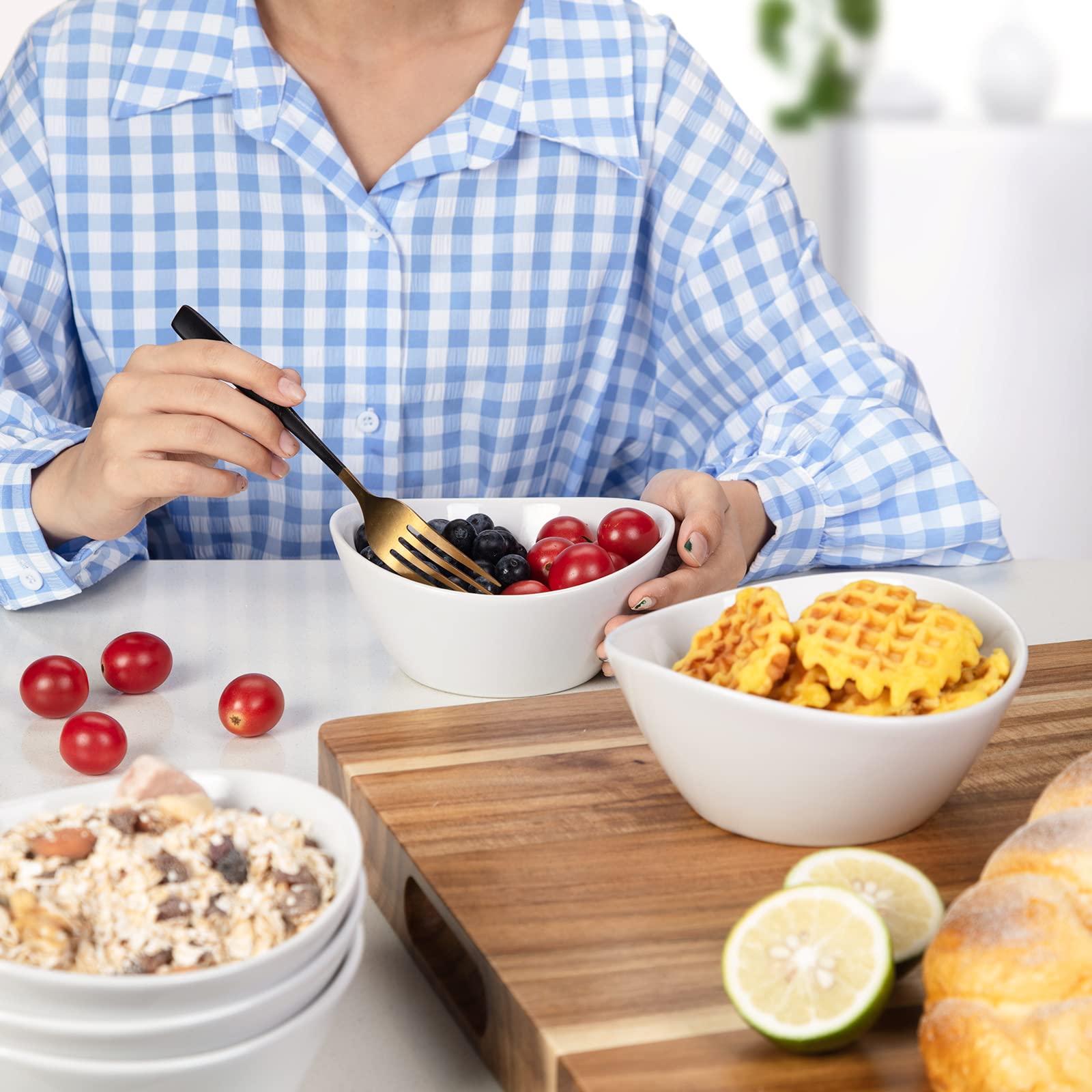 Ciotola per cereali in ceramica Garvee da 6 pollici, set di ciotole in porcellana bianche per cereali, insalata, dessert, zuppa, adatta al microonde e lavabile in lavastoviglie.