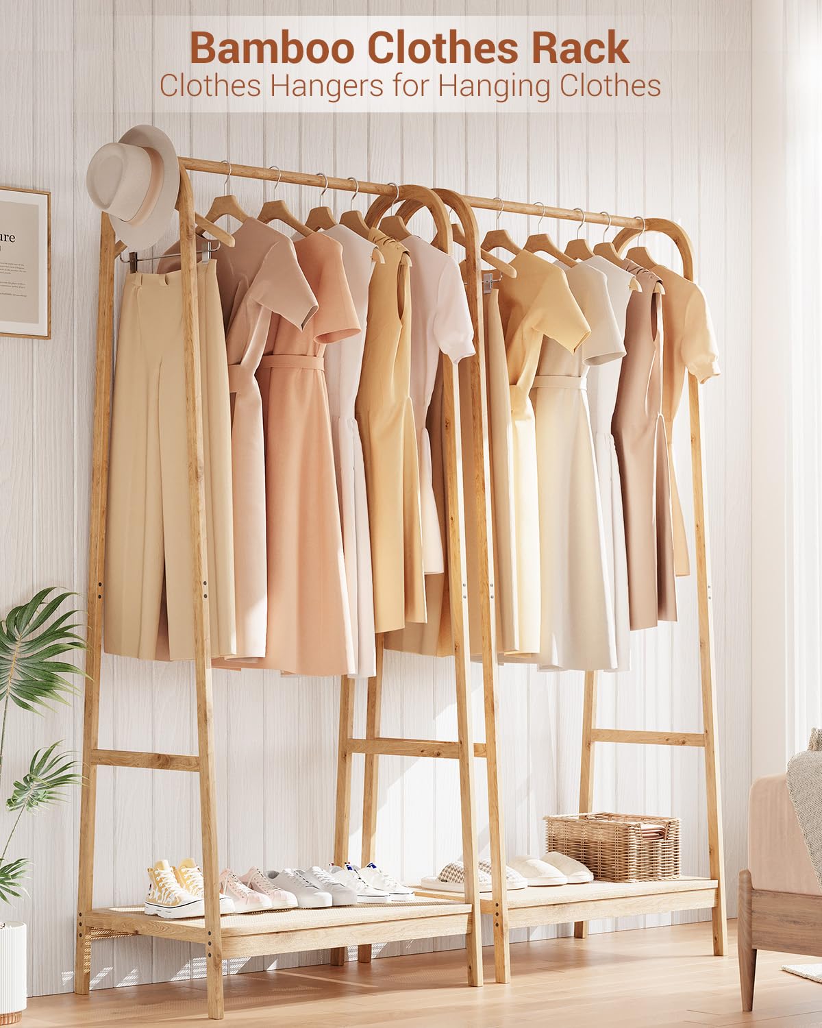 Appendiabiti in bambù Garvee con ripiano per camera da letto e balcone, robusto, grande, effetto legno naturale