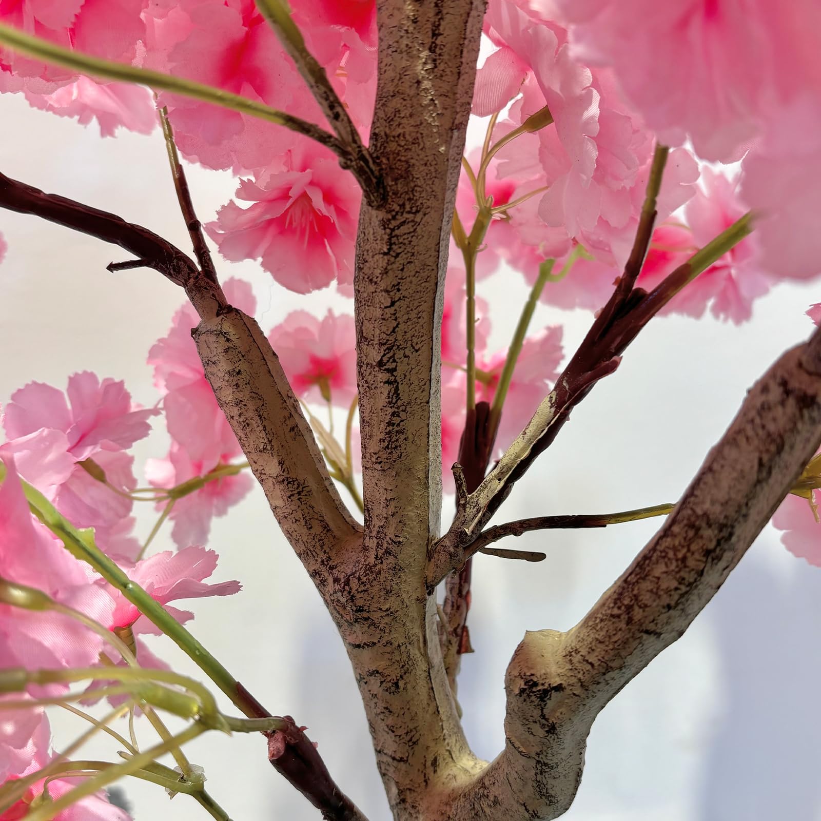 Albero di ciliegio artificiale Garvee da 1,5 m, bassa manutenzione, plastica, tronchi regolabili, vaso robusto, uso interno ed esterno, realistico, multicolore