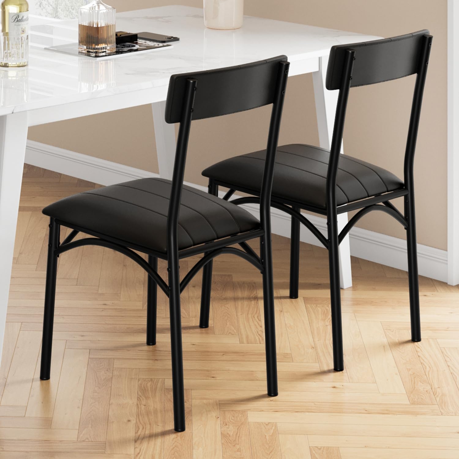 Set di 2 sedie da pranzo Garvee, in similpelle, ergonomiche, robuste, in MDF e acciaio, per cucina e appartamento, 47 cm di lunghezza x 43 cm di larghezza x 85 cm di altezza, nere