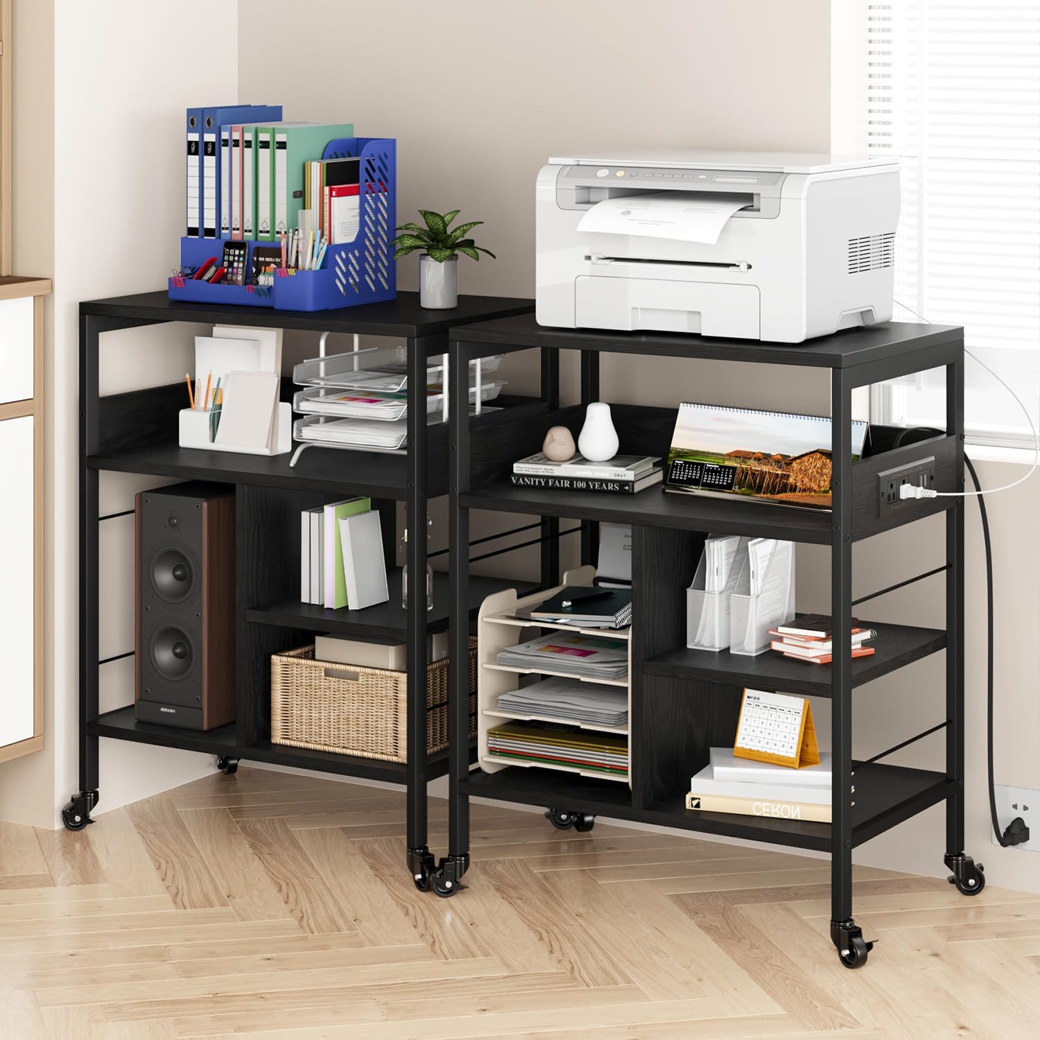 Tavolo porta stampante mobile Garvee di grandi dimensioni con prese di corrente e USB, carrello a 4 ripiani, struttura in metallo, pannello in MDF, ruote con bloccaggio per ufficio e soggiorno, 23,66" L*15,76" W*31,86" H, nero