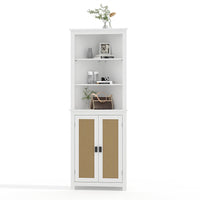 Mobiletto angolare Garvee Farmhouse da 64" di altezza con 6 ripiani e 2 ante a battente, ripiano regolabile, bianco, per soggiorno e bagno, legno, resistente all'umidità, antiribaltamento