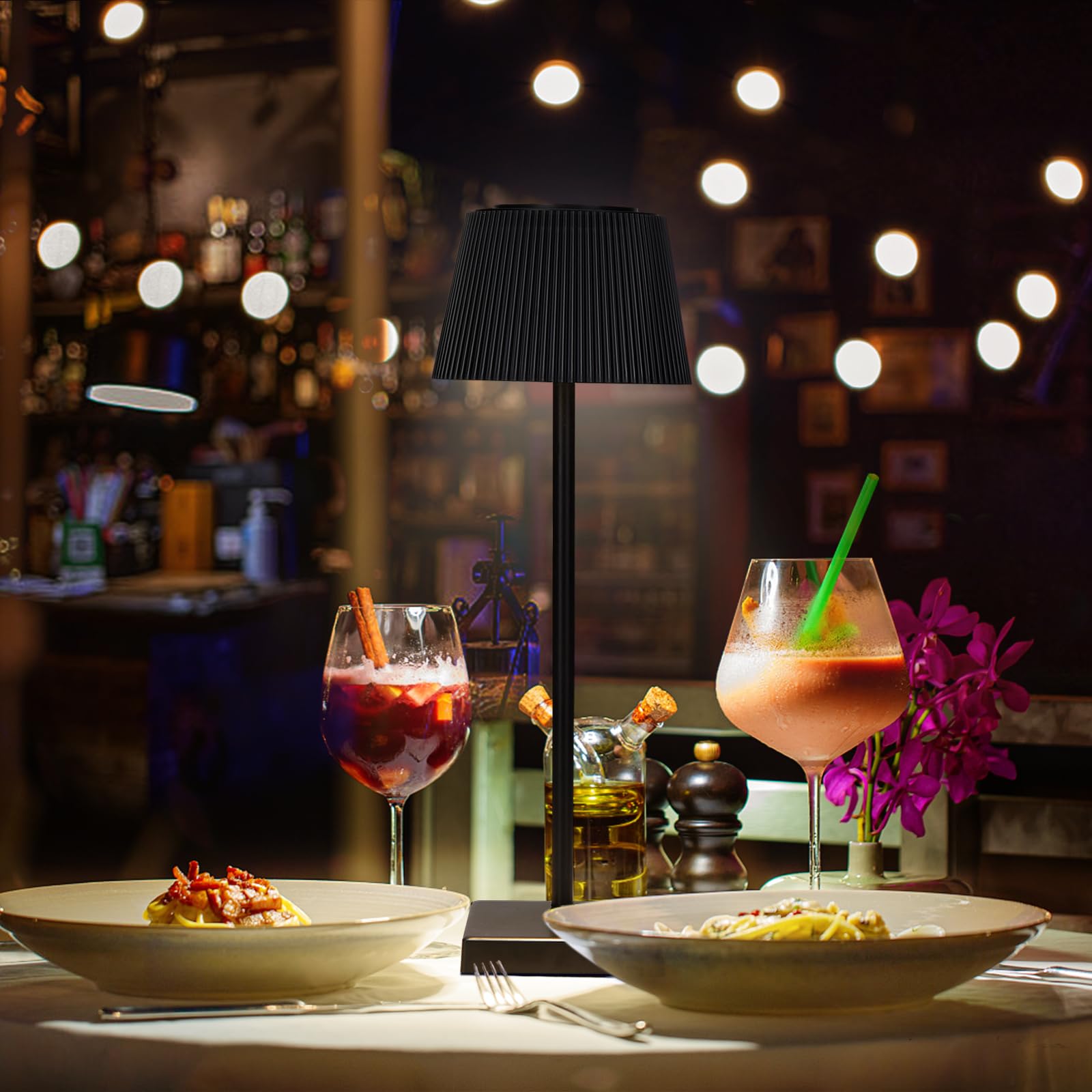 Lampada da tavolo regolabile wireless GARVEE, 8 colori, ricaricabile tramite USB-C, impermeabile, nera, per giardino, balcone, hotel