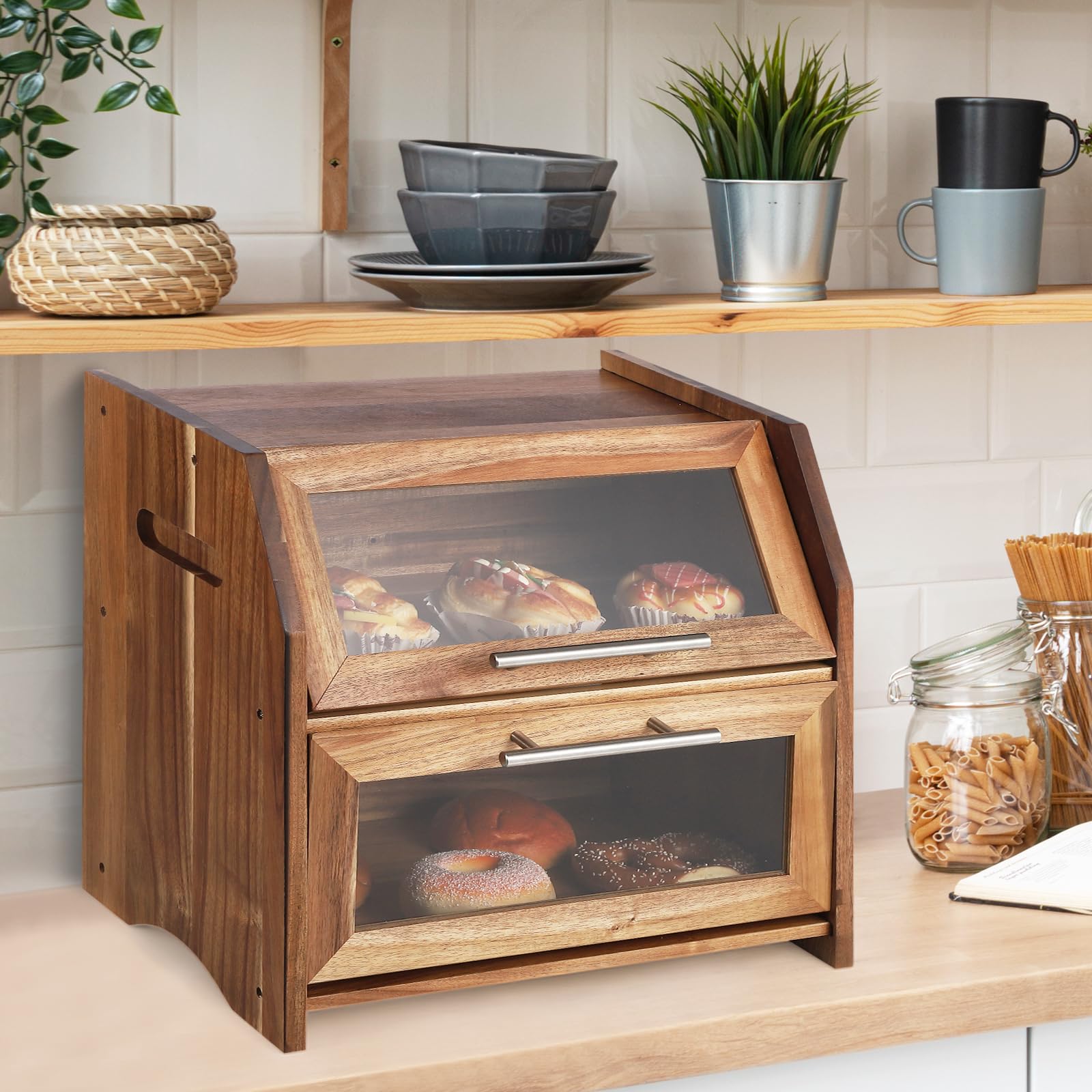 Portapane Garvee a due ripiani in legno di acacia con porta in acrilico e prese d'aria per cucina e tavolo della colazione, 40x26,5x36,5 cm, argento rustico