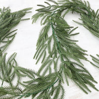 GARVEE Decorazione natalizia in pino da 200 cm, in PVC verde realistico, resistente, per la casa, per matrimoni e Natale