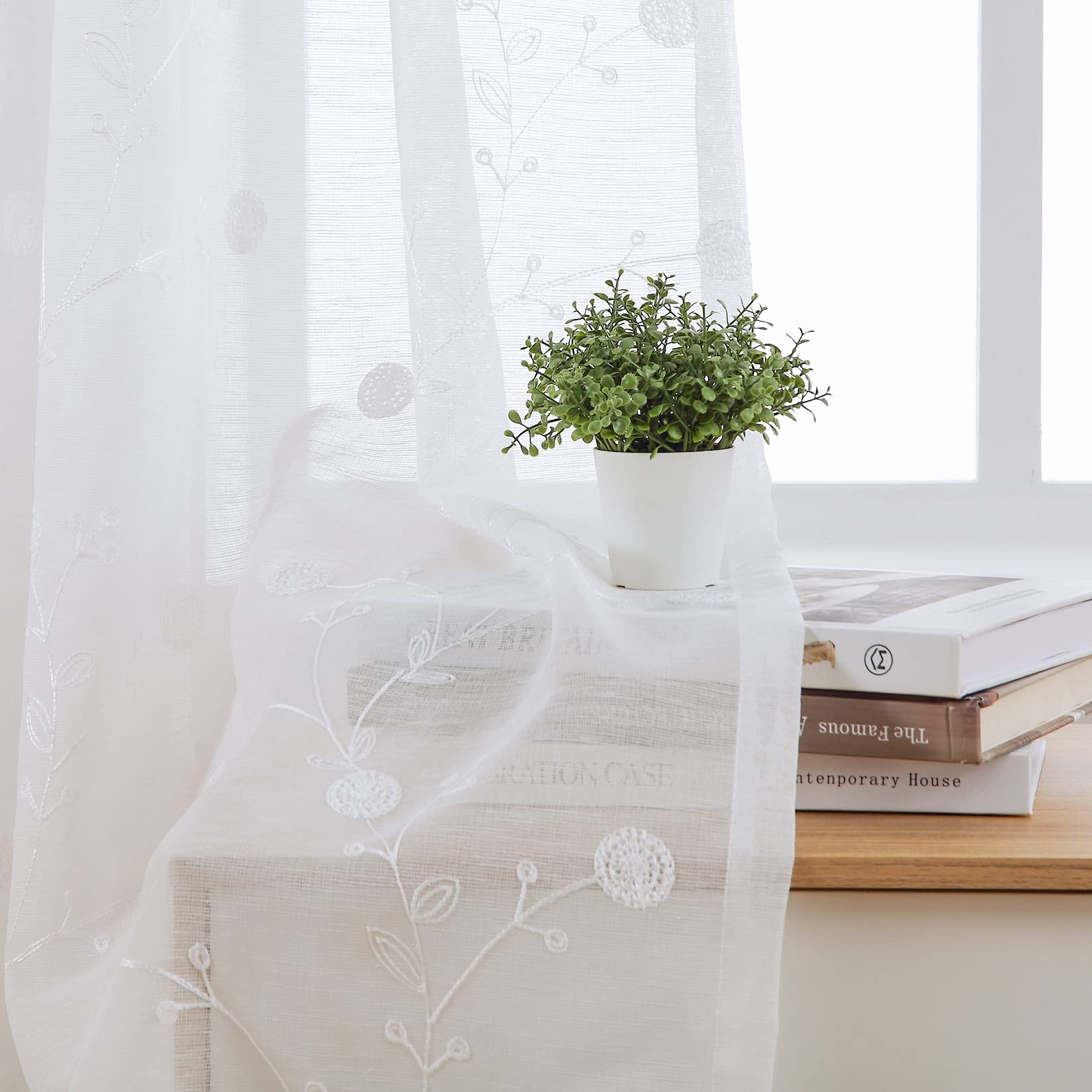 GARVEE Coppia di tende con occhielli, voile ricamato floreale bianco, poliestere trasparente leggero, per camera da letto e soggiorno, 132x183 cm