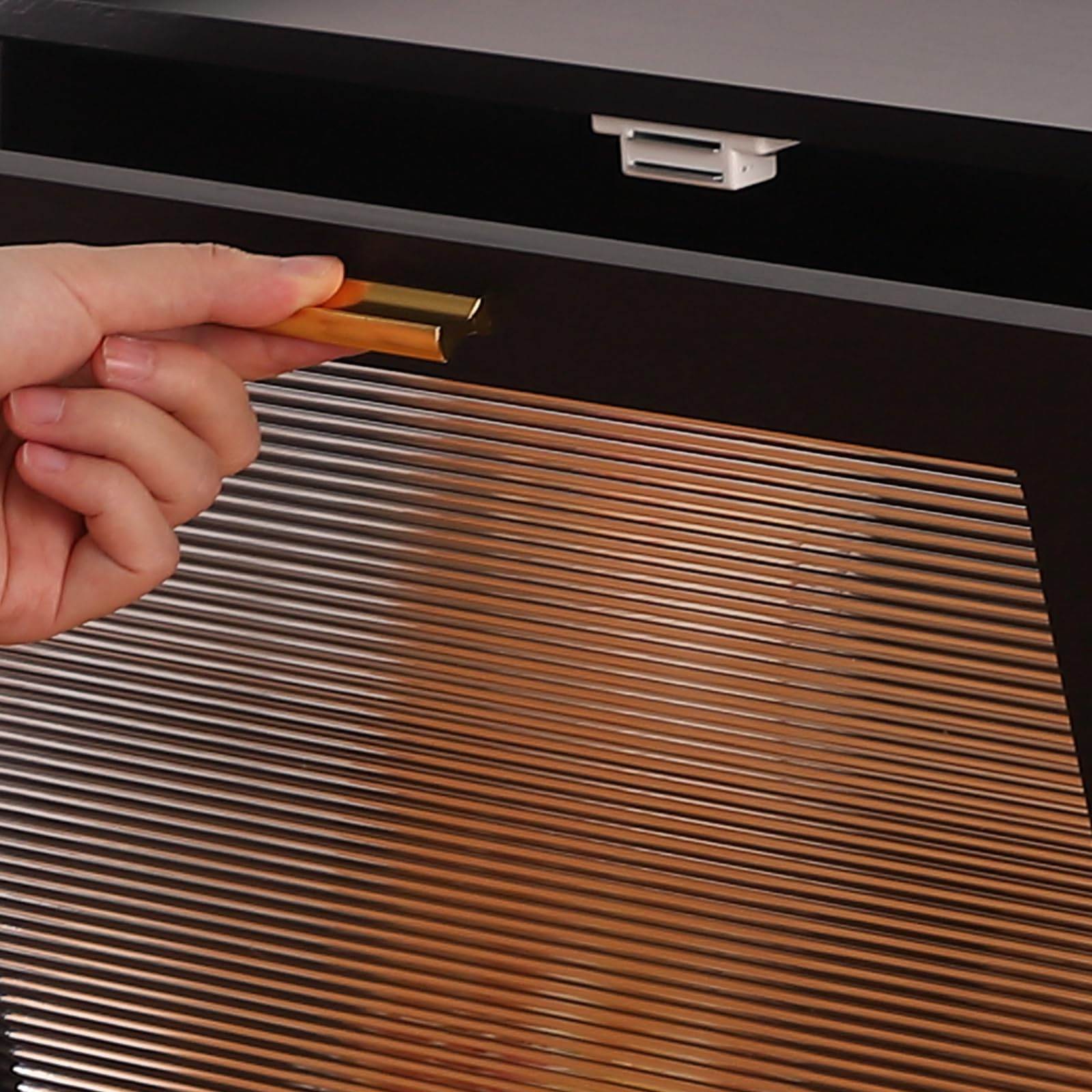 Garvee Contenitore Pane a Doppio Strato con Finestra, Grande Capacità, Bamboo Resistente, Chiusura Magnetica, Nero e Oro, Cucina Moderna