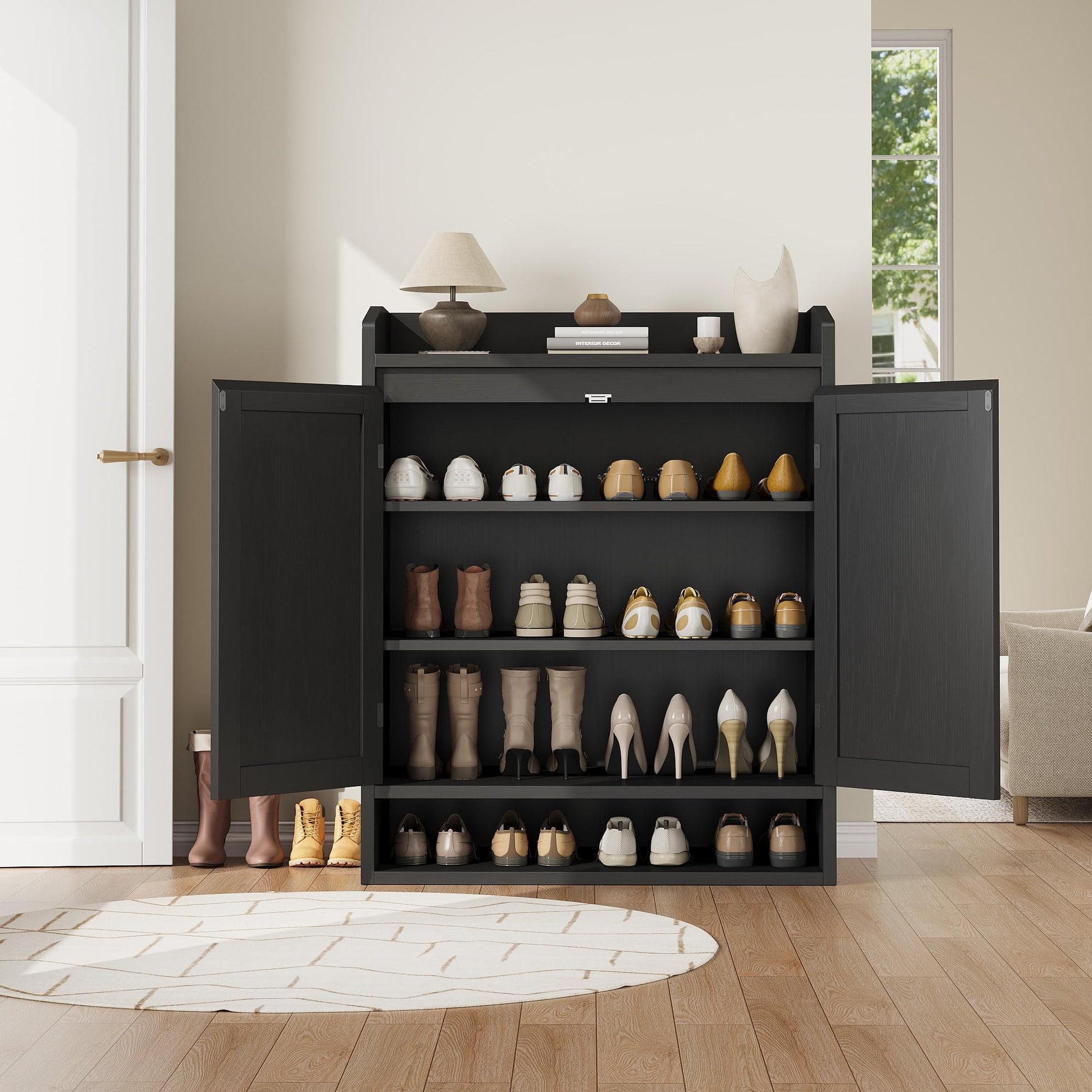Scarpiera in rattan Garvee con 2 ante, ripiani regolabili, 5 ripiani, legno MDF, nero, per corridoio e soggiorno