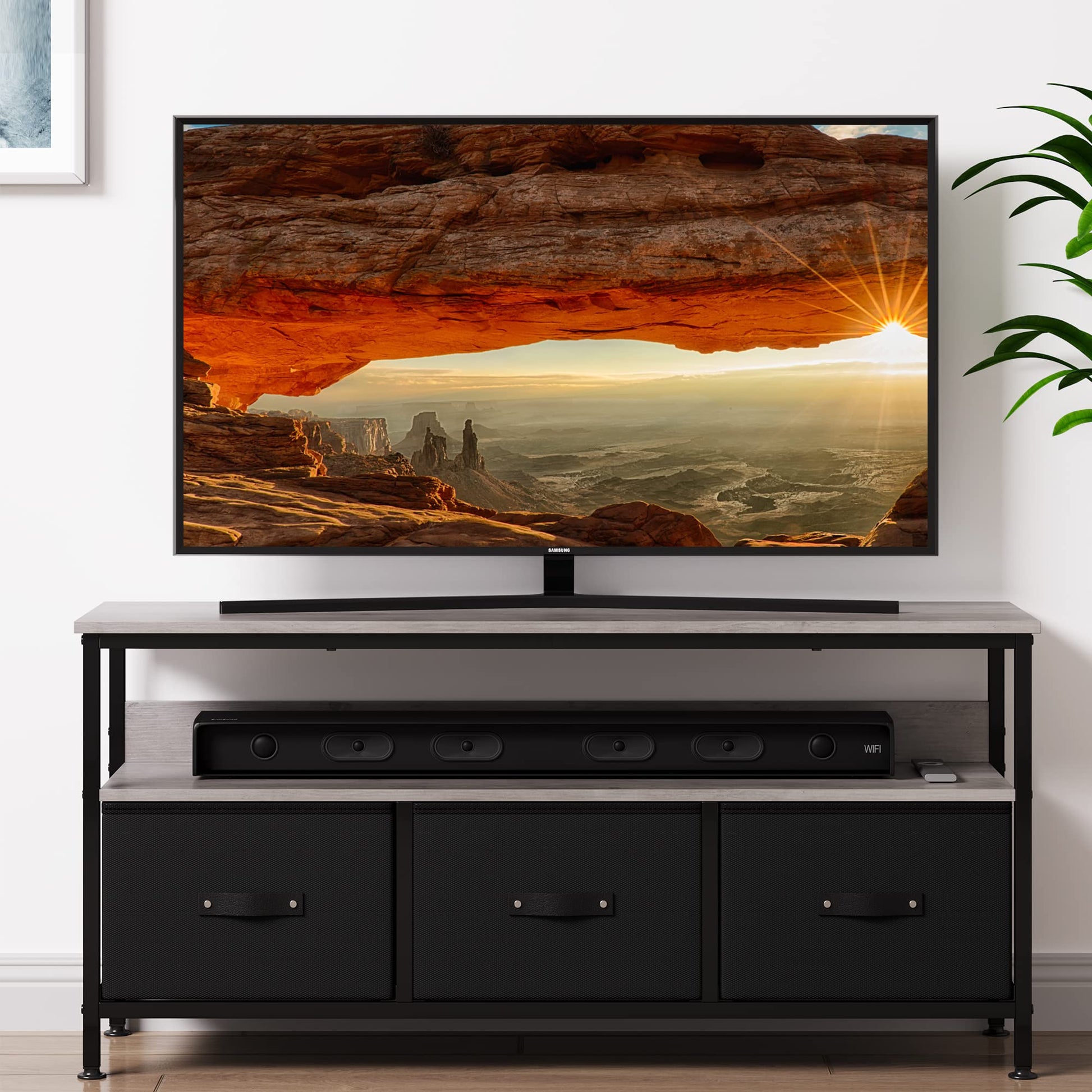 Mobile porta TV Garvee da 55 pollici con cassetti in tessuto e piedini regolabili per soggiorno e camera da letto, grigio, robusto legno MDF
