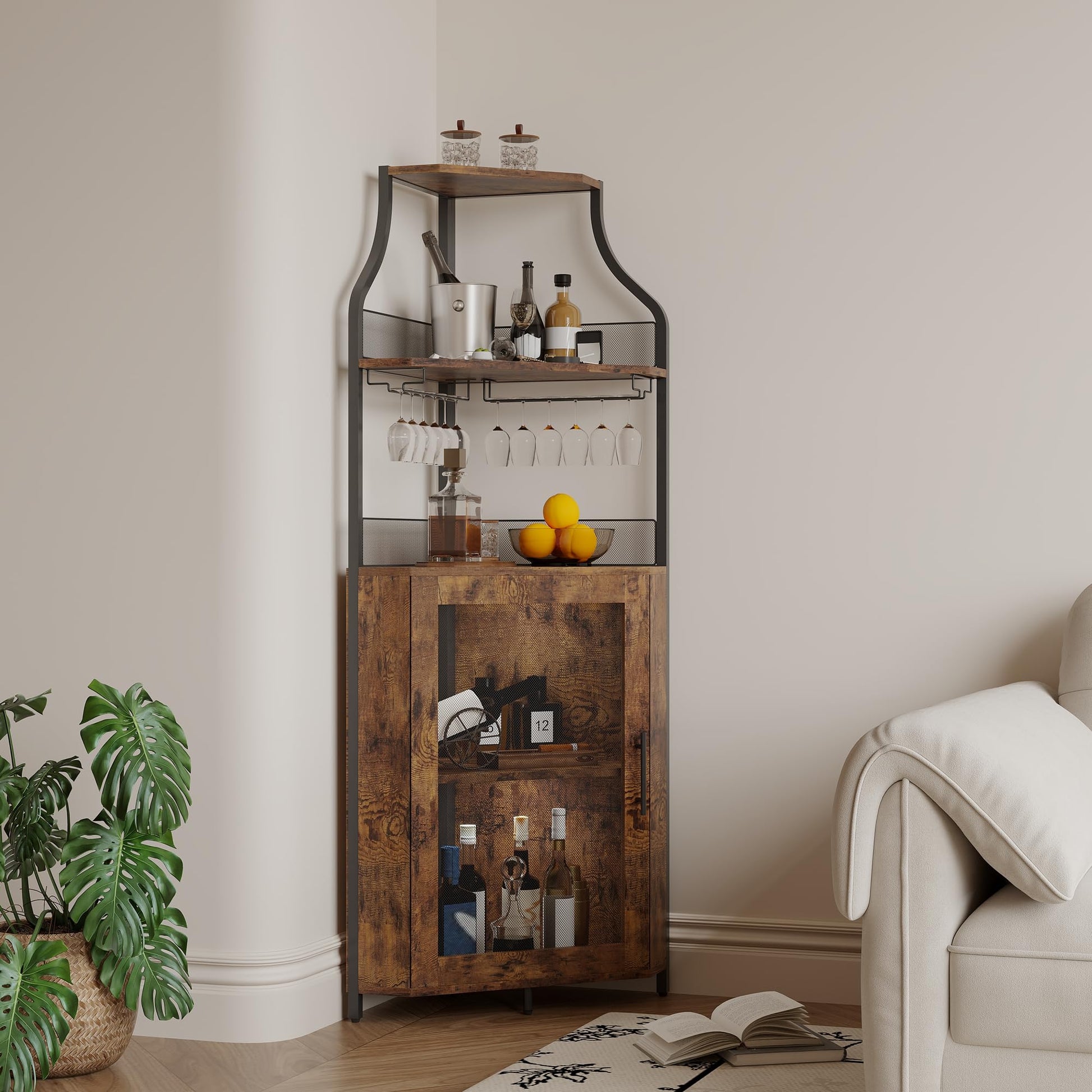 Mobile bar angolare Garvee per liquori con ripiani regolabili, 61 pollici, stile industriale, MDF e metallo, porta a rete, porta bicchieri, indipendente, cucina e soggiorno