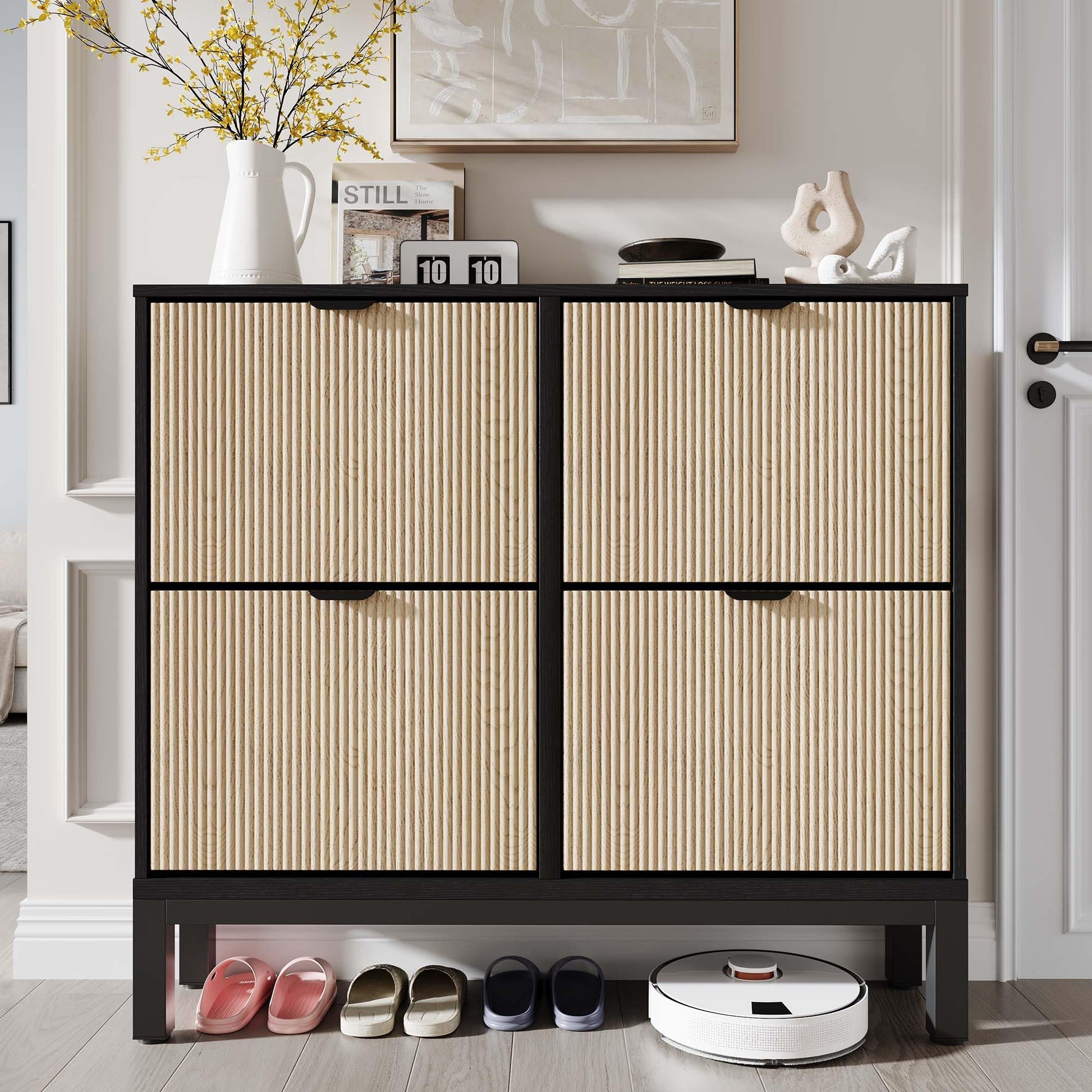 Scarpiera Garvee con 4 scomparti a ribalta, design scanalato in stile rustico, gambe in metallo, stretta, per corridoio e ingresso, nera