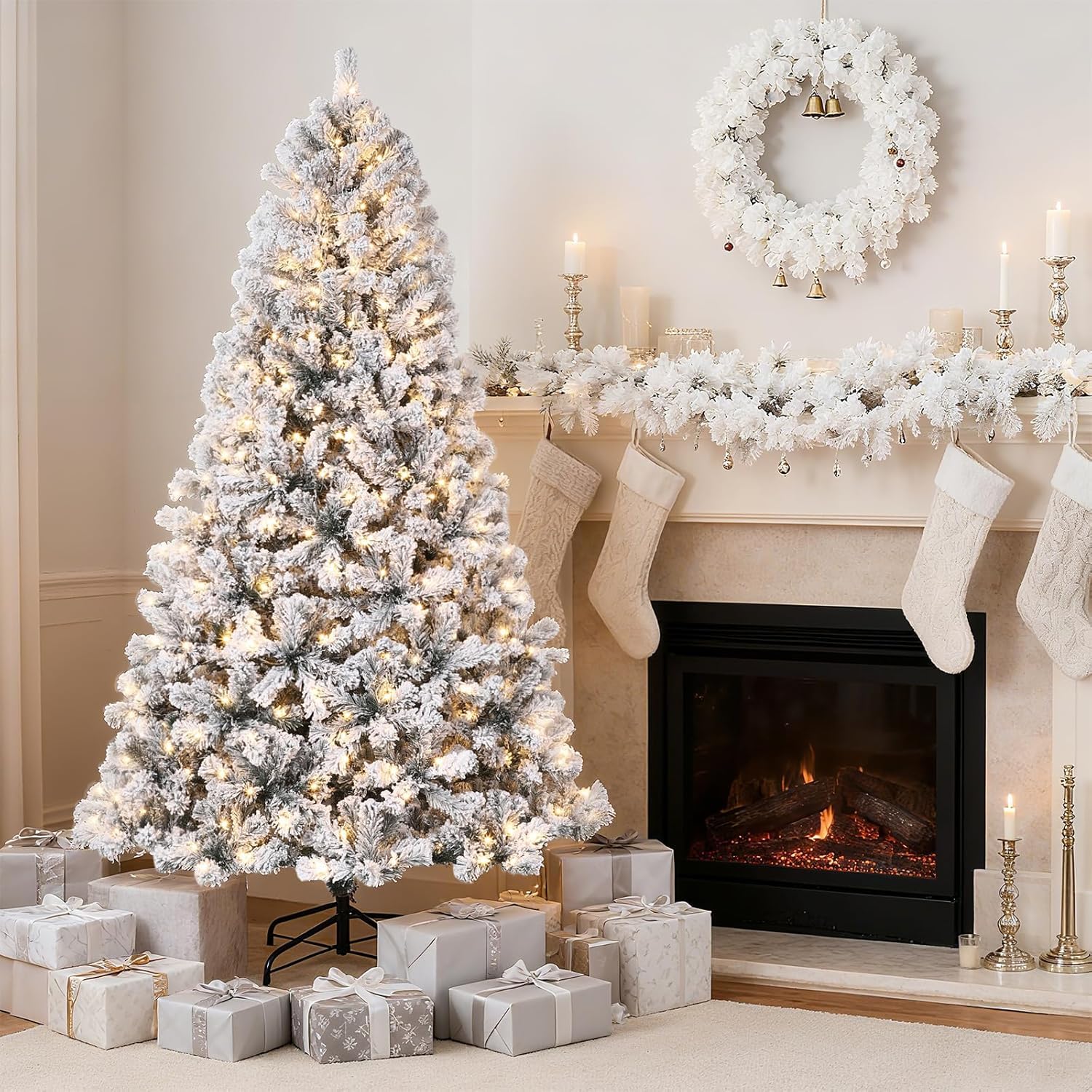 Albero di Natale Artificiale Garvee 137 cm con Effetto Brina e Luci Bianche Calde per Decorazioni Invernali Festive in Soggiorno