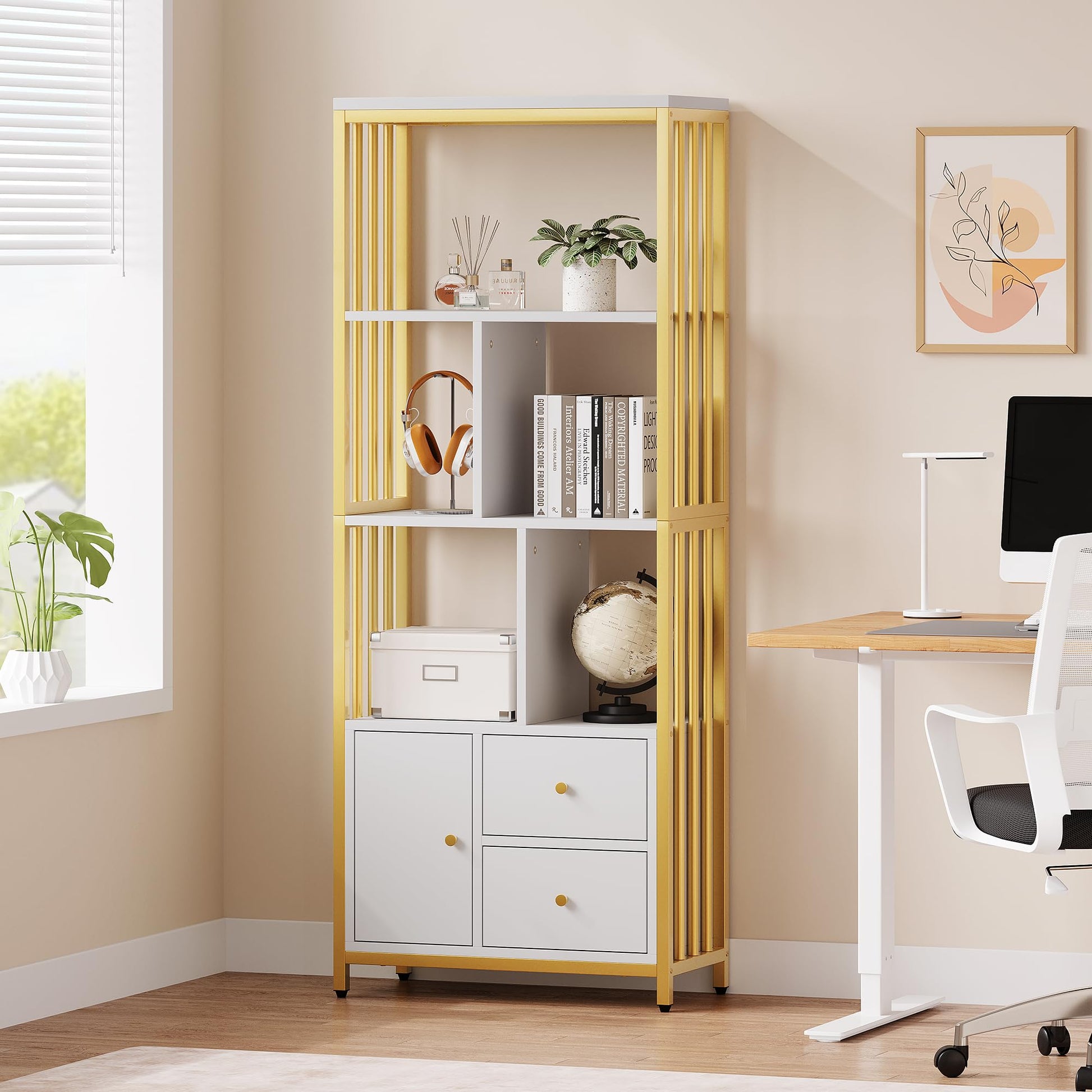 Libreria Garvee a 4 ripiani con 3 cassetti, oro e bianco, struttura in metallo per soggiorno e ufficio, design moderno, piedini regolabili