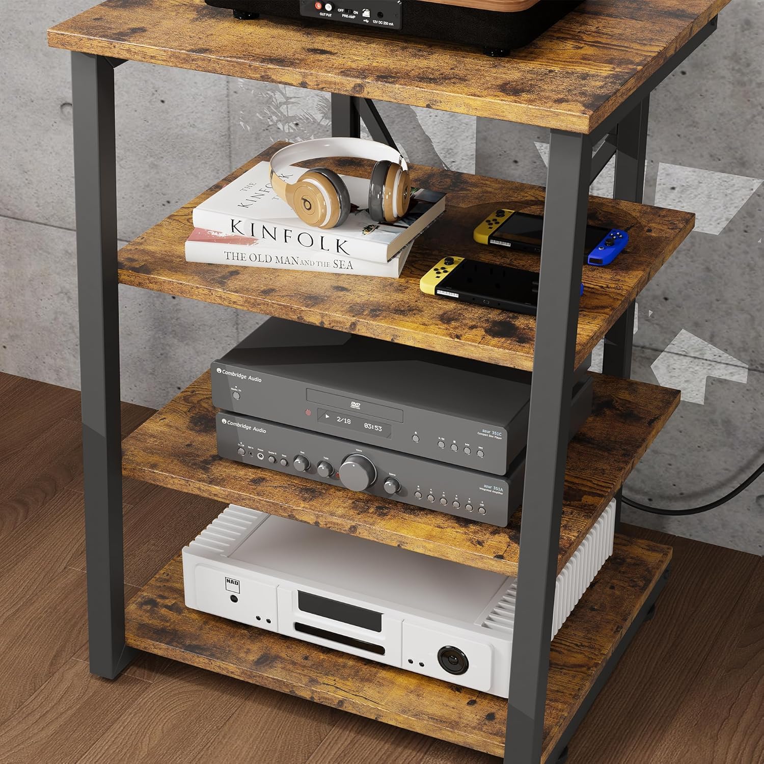 Supporto multimediale Garvee AV a 4 livelli con prese di corrente e USB, MDF e metallo, piedini regolabili, design vintage per soggiorno e ufficio, versatile, stabile, nero