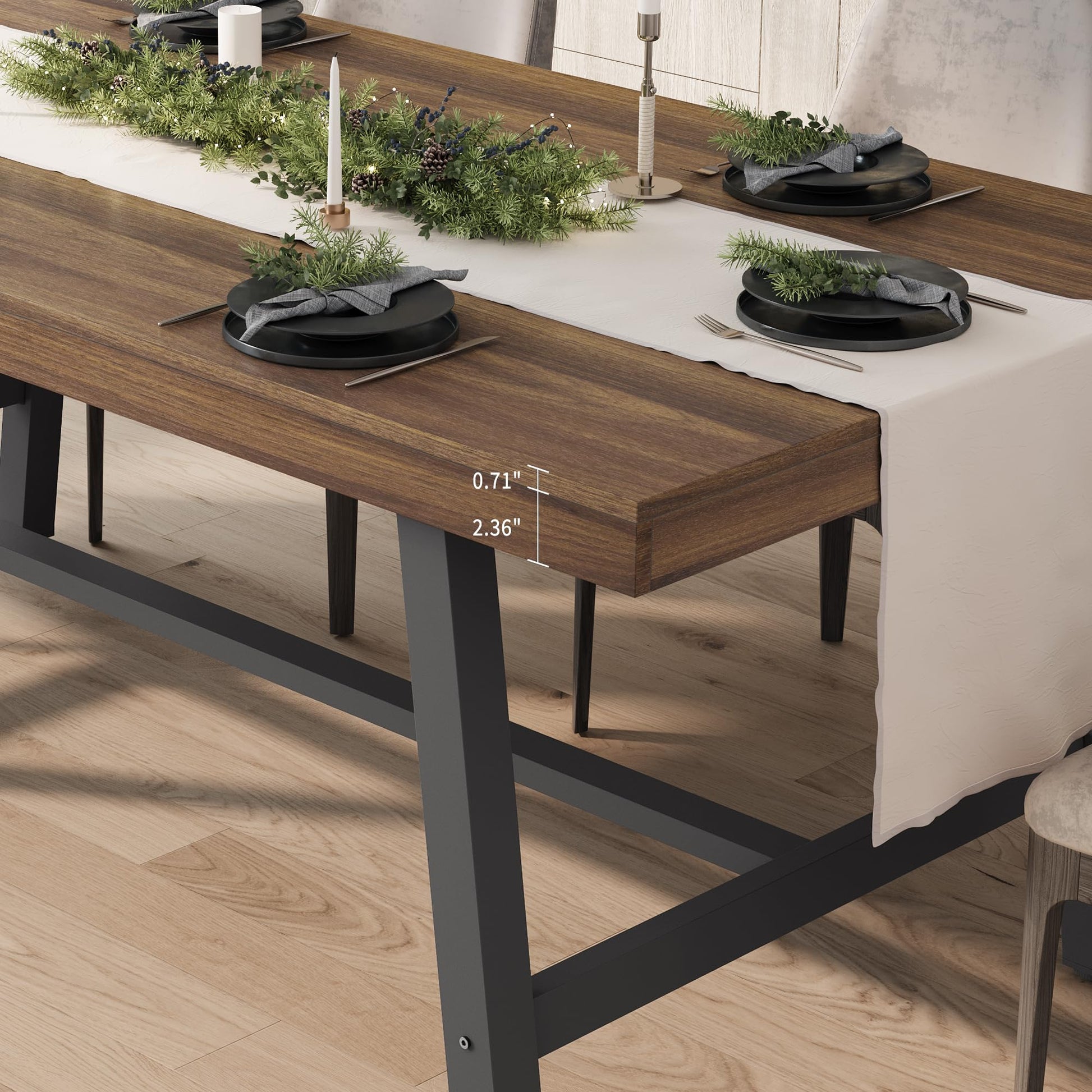 Tavolo da pranzo in legno industriale Garvee per 6-8 persone con robusta struttura in metallo, gambe regolabili, finitura marrone rustico da 70,87".